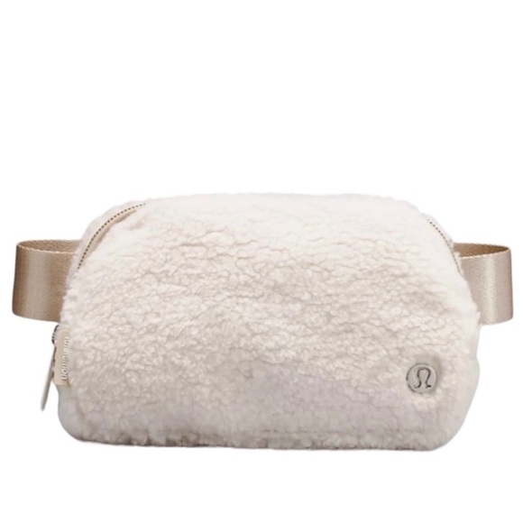 LULULEMON Everywhere Fleece Crossbody Bag in Natural / Trench - Picture 2 of 9